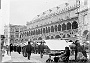 Renè Desclèe. Fioraie in Piazza delle Erbe. 1898. (Oscar Mario Zatta)